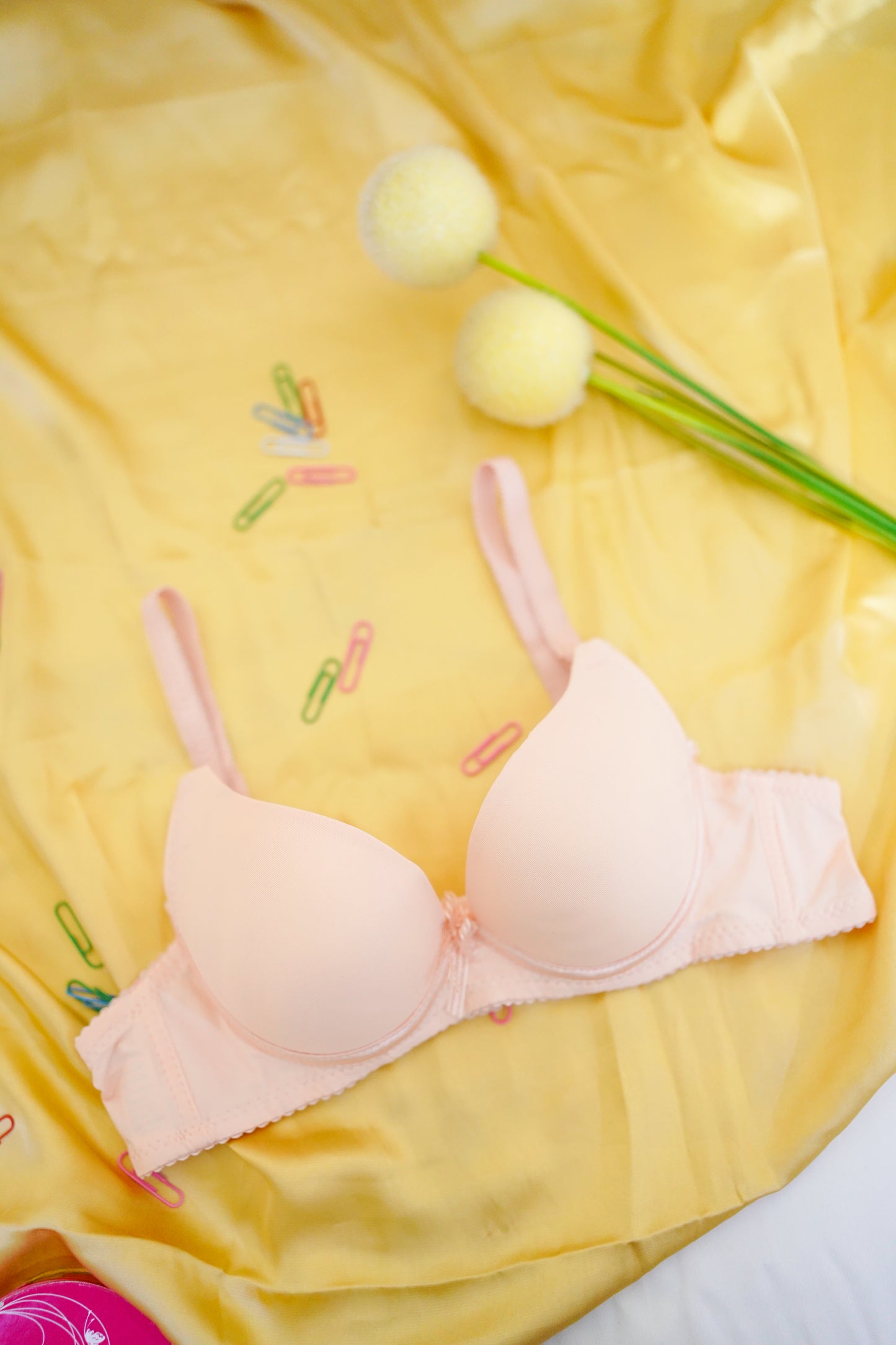 Half cup underwired paded bra