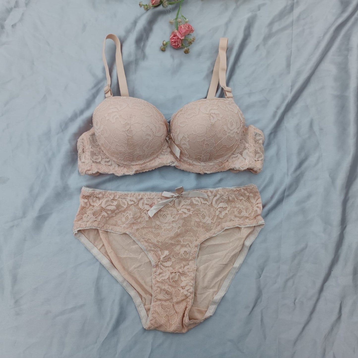 Lace Design Medium Padded Pushup Wired Bra