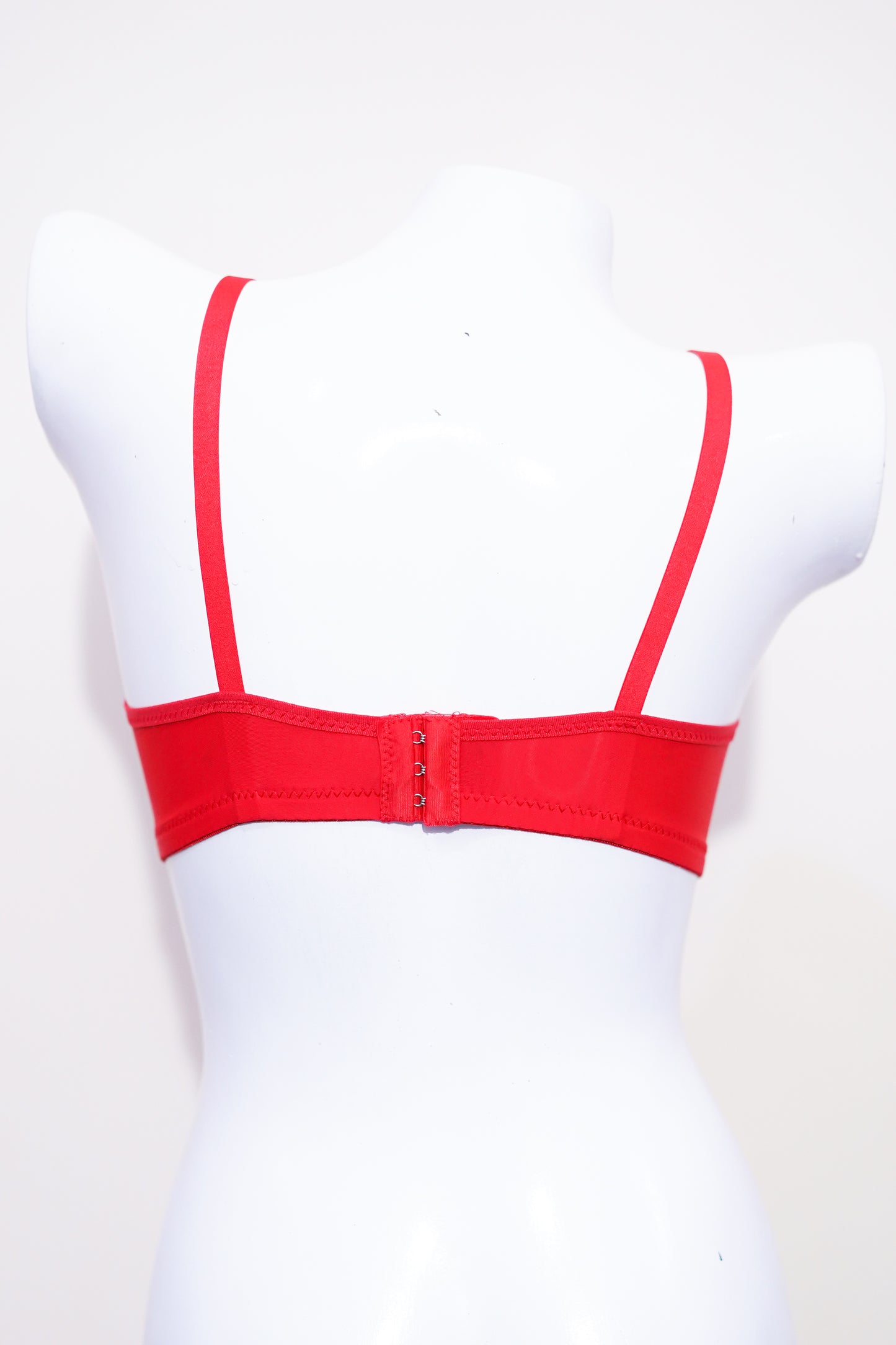 Thin pad V-shape stylish bra